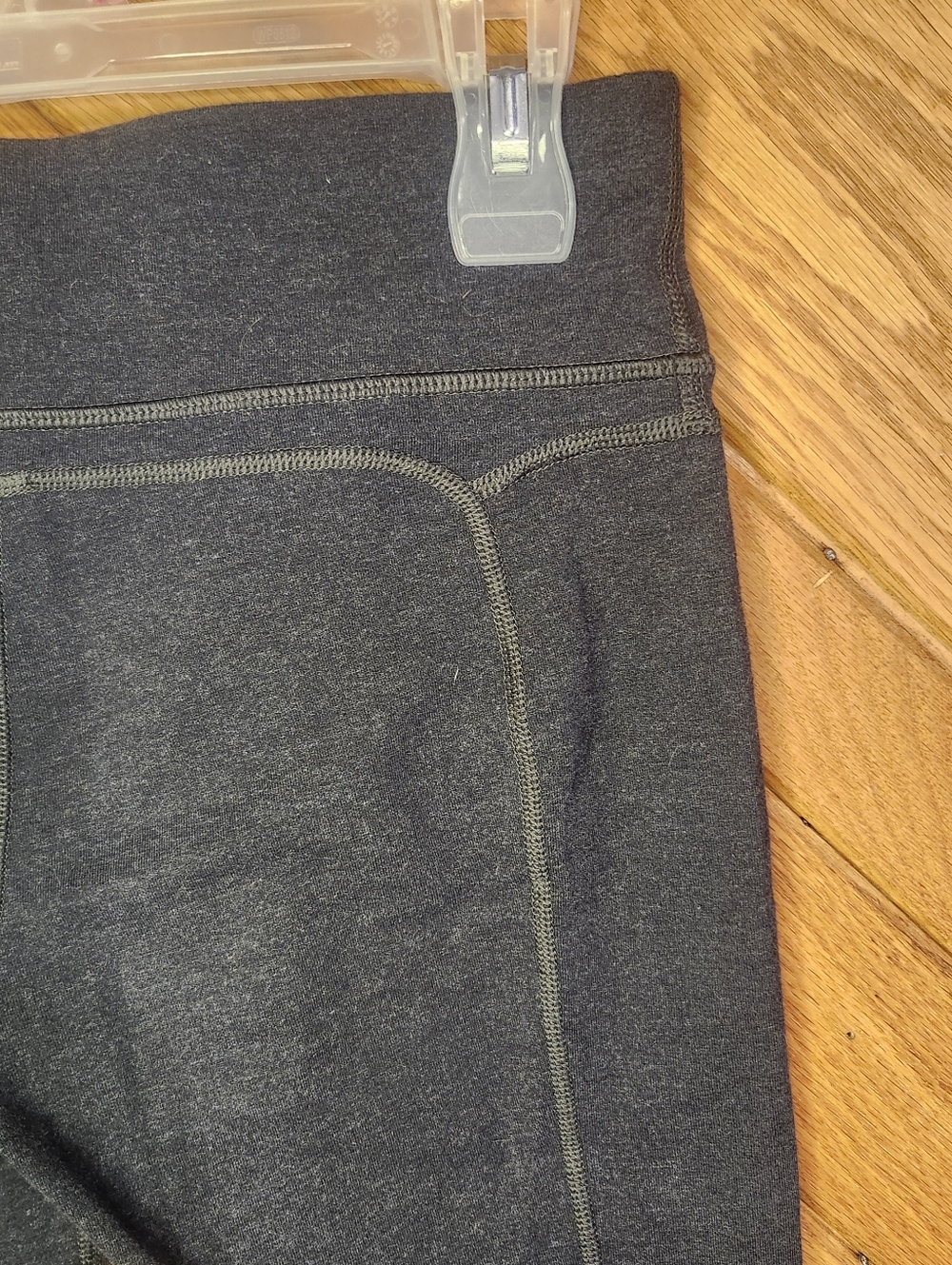 Fila Sport Small Dark Gray Active Cropped Leggings with Side And Back Pockets - Picture 9 of 10